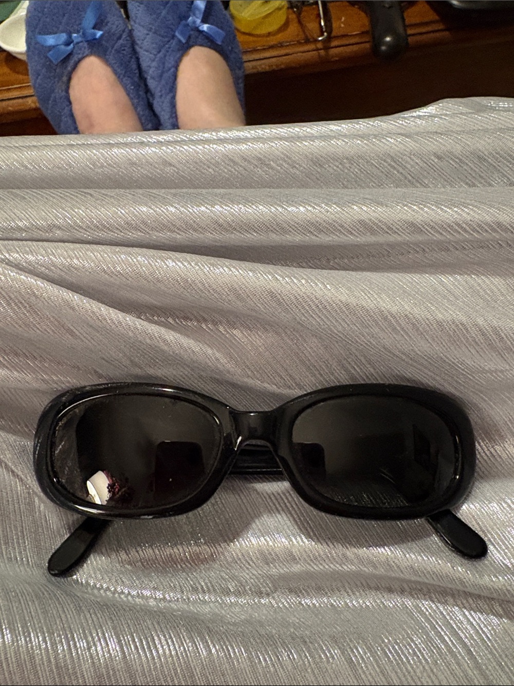 FENDI Classic Black Women's Sunglasses - Sleek Oval Frames